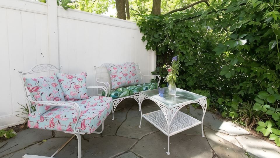 Vintage Charmer Waterfall views! sleeps 5!