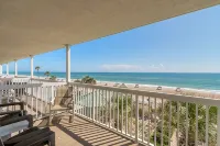 Oceanfront 1BR Condo, Monthly Stays Welcome - สระว่ายน้ำส่วนตัว
