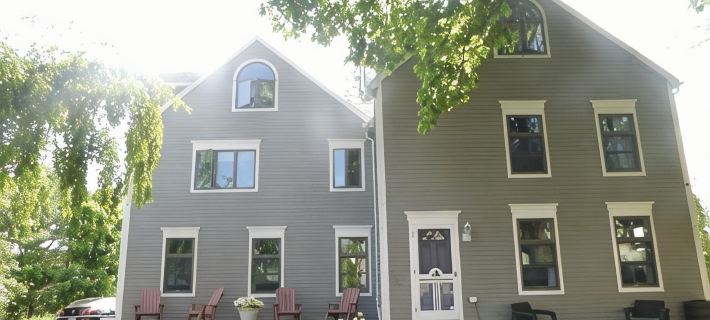Perfect location  ! Harbor Breeze is on Camden Harbor & walking distance to town Hotels in Camden