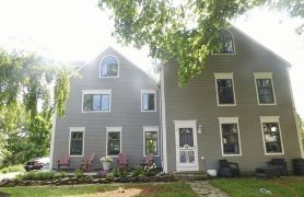 Perfect location  ! Harbor Breeze is on Camden Harbor & walking distance to town