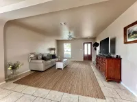 Spacious Ponderosa-Minutes from Gruene & Shopping! - 4-Star