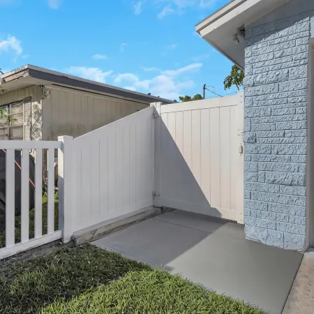 Cozy Modern Studio Getaway in Pinellas Park