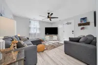 A Gem Right on Historic Rte 66 with Outdoor Space.  Walk to the Action! - بوتيك