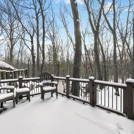 Sunset Burrow Retreat in Roscommon, MI - whole house, 3 bed, 2.5 bath! Отели в г. Джерриш Тауншип