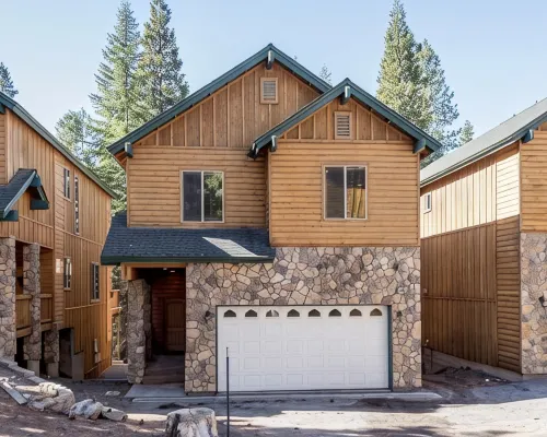 Cheerful 6 bedroom condo in Shaver Lake Hotels in Shaver Lake