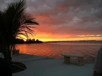 Keys Kottage: Bayside Villa W/ Free Onsite Boat Ramp Marina & Trailer Parking.