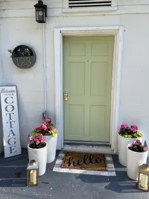 Cute Guest Cottage Convenient Location - 3-Star