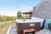 Hikari Haven Dome - Hot Tub, BBQ, Planetarium, Loft, Yosemite!