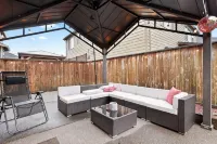 Charming 4-bedroom family friendly house with WiFi and AC in fabulous Vancouver - 4-Star