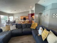 Golf Course Oasis w/private pool --- close to everything - Jacuzzi
