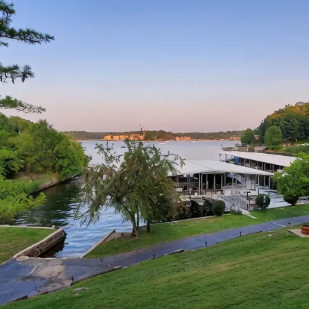 LAKE FRONT, UPDATED 2 BED 2 BATH OSAGE BEACH