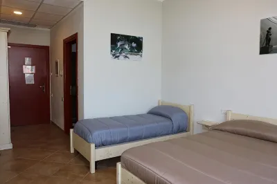 Student's Hostel Parma Hotel a 