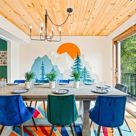 5BR Private Mountain Game Cabin! Hot Tub, Fire Pit Отели в г. Мак-Гиисвилл