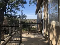 Secluded & Spacious River Retreat With A View 서턴 카운티 호텔