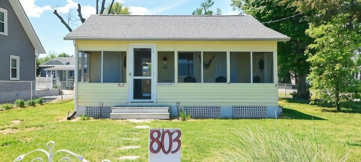 Sunnyside Up - Small Dog Friendly Waterfront Cottage Hotéis em Colonial Beach