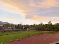 Luxury Cabin Near Two Medicine Lake - 3-Star