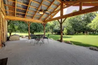Cozy Couples Cabin New Braunfels, on Lake Dunlap - 2 stjerner