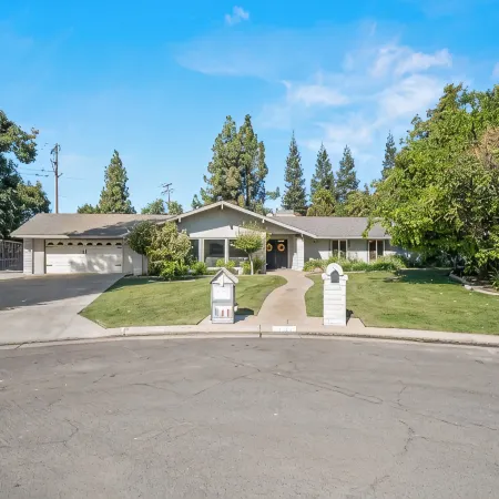 Fresno House - Pool + Arcade Games , Family Friendly!