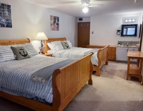 Waterfront & Dock, Walking Distance To Downtown! - Wifi