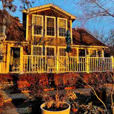 5 star 1,550 SF - The Gale Force Farmhouse at Telegraph Hill - Modern, Renovated Hotel Exterior