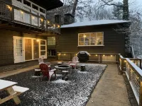 Beautiful Mid-Century Modern Home in Downtown Waynesville - 3-Star