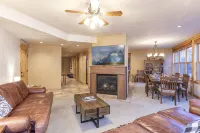 SKI-IN / SKI-OUT 5 BEDROOM, walking distance to everything in town! - 3 ดาว