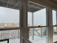 Tranquil Bayview Retreat ~ Year-Round Saltwater Hot Tub ~ Reserved Parking - 4-Star