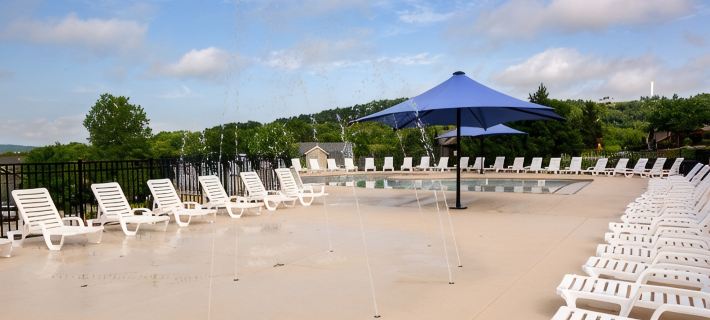 Elite Escape-2 POOLS, Splash Pad, PoolTable, Hot Tub, Patio w/Fire Pit+Fireplace Hotels in Ridgedale
