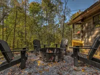 Rustic Log Cabin Retreat, Hot Tub + Firepit Hotels in Cherry Log