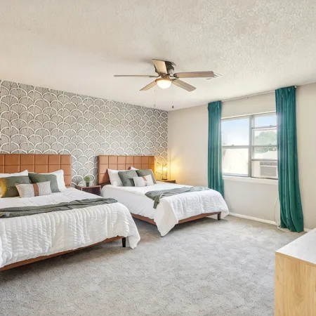 The Full House— Beds~Near Rose District~Shuffleboard~Poker Room~Game Room