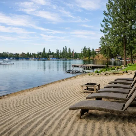 Waterfront Paradise Lodge: Private Dock, Pickleball, Volleyball, Fire Pit Nights