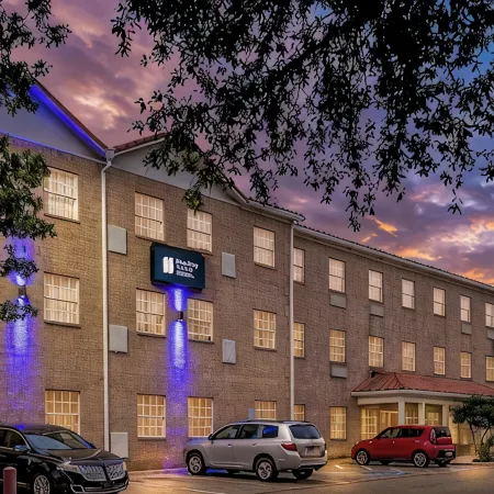 Hawthorn Suites by Wyndham Addison Galleria