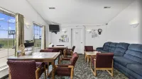 Red BUD Country Inn - Motels