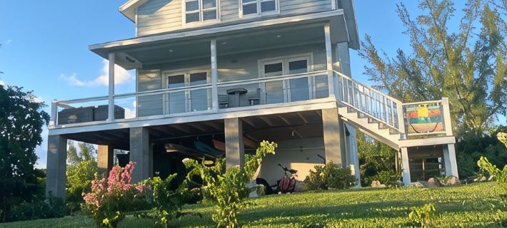 Panoramic views -- 3 bedrooms 2 baths + bonus room Special Discount May 22-30 Hotels in Spanish Wells
