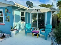Funky, Fabulous, & Hip MCM Vibe Beach House~Walk to Beach~1 King Bed~2 Queen Bed - บังกะโล