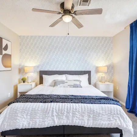 The Full House— Beds~Near Rose District~Shuffleboard~Poker Room~Game Room