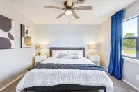 The Full House— Beds~Near Rose District~Shuffleboard~Poker Room~Game Room