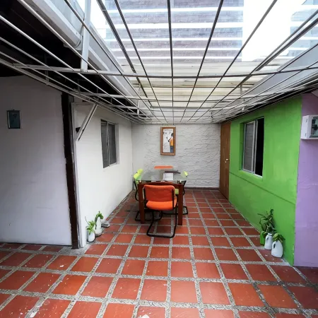 Hostel Urban City Medellin Отели рядом с достопримечательностью «Научный музей Explora Park»