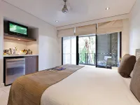 Pullman Palm Cove Sea Temple Resort and Spa - parking