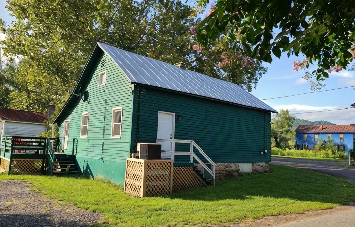 Robinson River Roost - Country cottage near Shenandoah NP