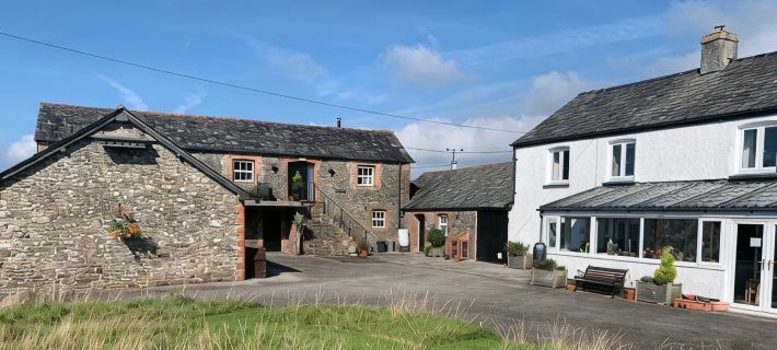 Stylish Rural Retreat with King-Size Comfort, Close to Bude's Stunning Coastline Hotels in Bude