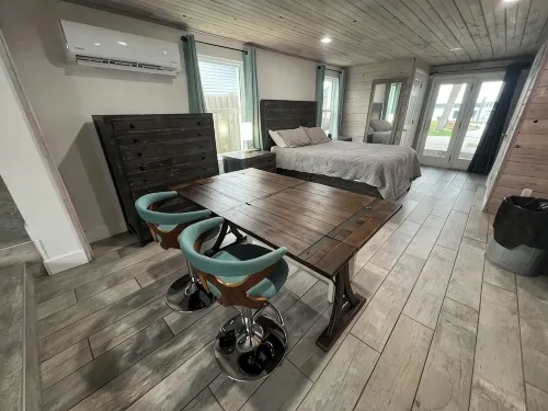 Waterfront Suite, Dogs Are Cool! No Pet Fee!