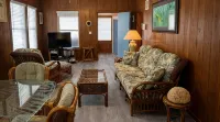 Charming 2br / 1ba Cottage < 2 Min Walk From Beach on Anna Maria Island Florida - Country Houses