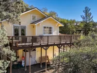 LUXURY 2-bedroom house in brilliant Bisbee with BREATHE taking views Hotels in Bisbee
