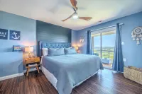 Views of Osage Golf Course & Osage River, 3 Balconies, Game Room, Sleeps 9 - Wifi