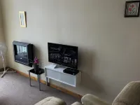 Comfortable  studio apartment Blairmore near Dunoon. Views to Pier & Loch Long.