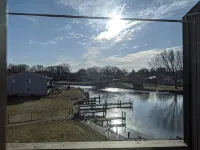 Lake Channel 'Brewhaus' Townhouse: 2 Bedrooms with 6 Levels on Lake Winnebago - บังกะโล