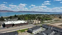 Paradise Townhome Retreat Two 3Br Plus 2 Half BA  Boat PK 1 Block to Marina - 4-Star