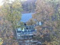 Stunning 5-Br Retreat with Panoramic Views & Close to Raystown Lake Access. - 4-Star