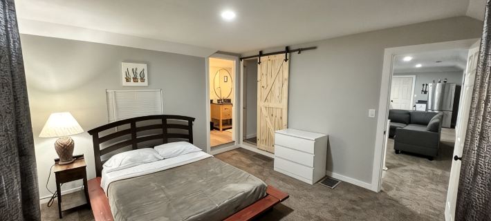Madison’s Place UNIT B Hotels in Peoria